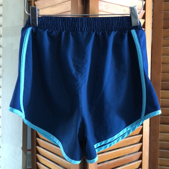 Under Armour children’s shorts - Picture 2 of 2